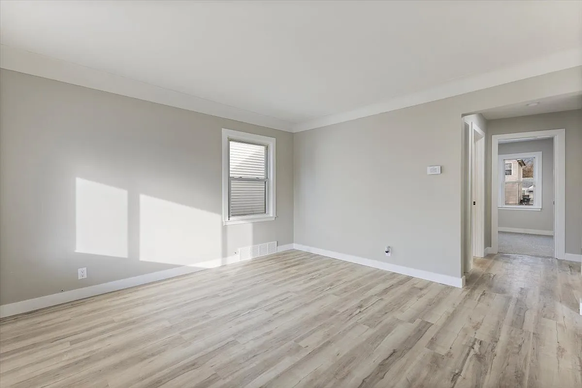 407 East Hayes Avenue - 1 — Photo 4