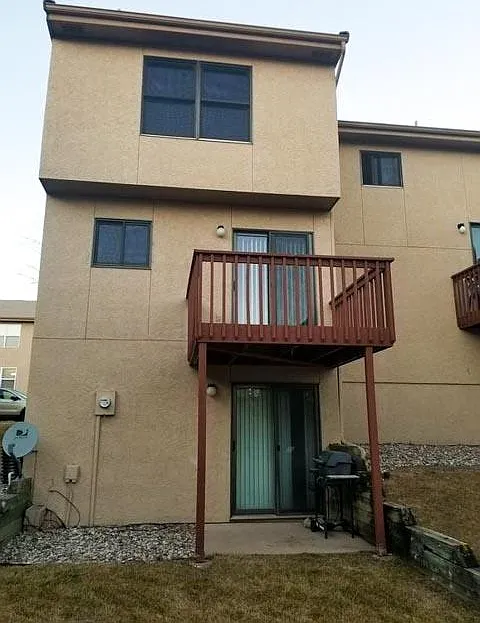 3 bed, 2.5 bath, 1728 sqft, $2,000 — Photo 2