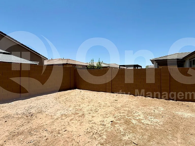 15711 W Monroe St — Photo 6