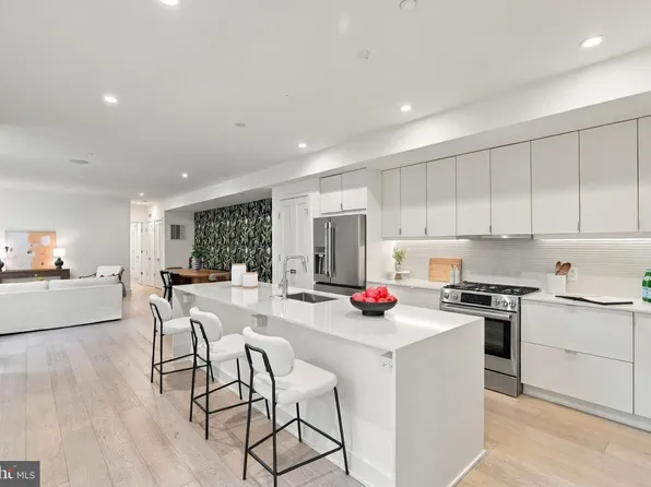 3554 10th St NW #1, Washington, DC 20010