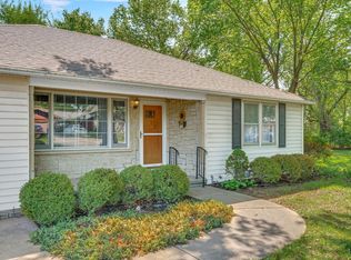 2008 SW Broadview Dr, Topeka, KS 66615