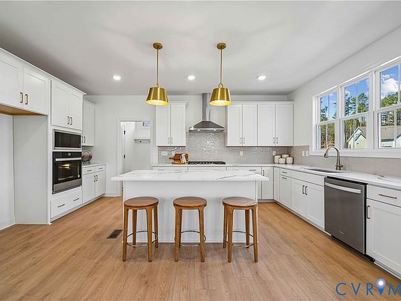 7th image of this home