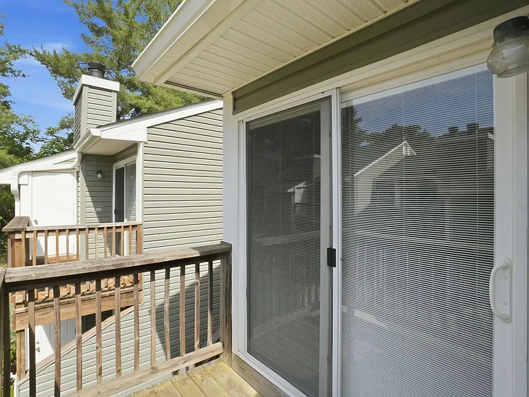 8633 Beekman Pl #33D — Photo 23