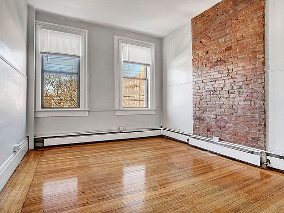 2nd image of 33 Howe St #2L