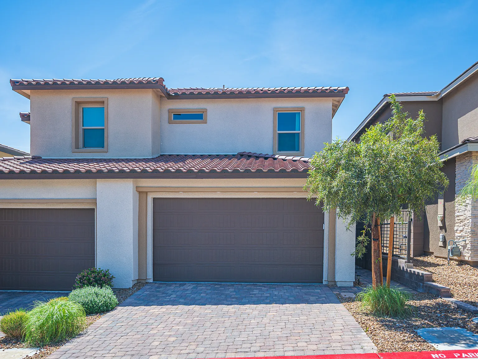 3 bed, 2.5 bath, 1542 sqft, $2,460 — Photo 2