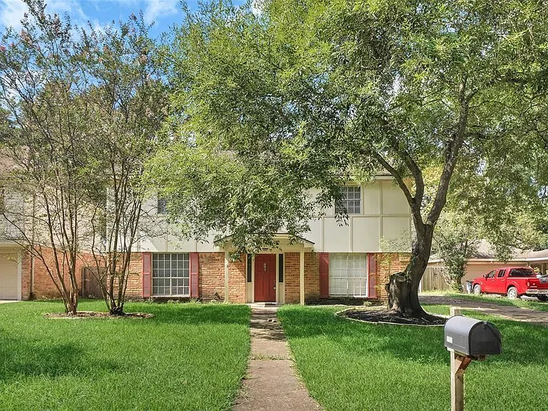 5703 Green Timbers Dr — Photo 1