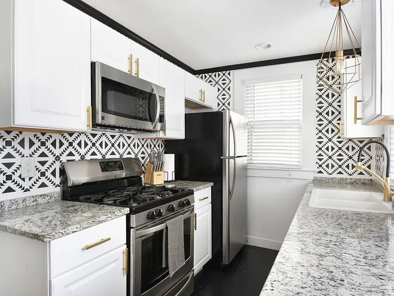 806 Vedado Way NE #3 — Photo 2