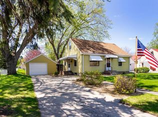 120 17th Ave S, Hopkins, MN 55343