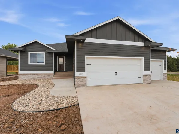 1016 Birch St, Harrisburg, SD 57032