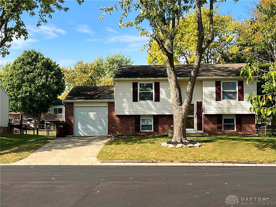 1st image of 104 Walden Farm Cir