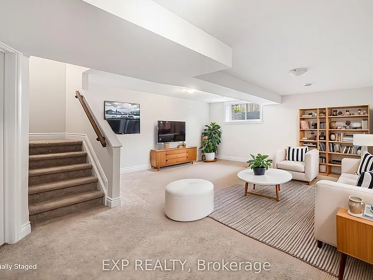 75 Gilberte St — Photo 24