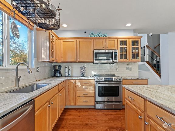 2nd image of 6505 76th Drive NE