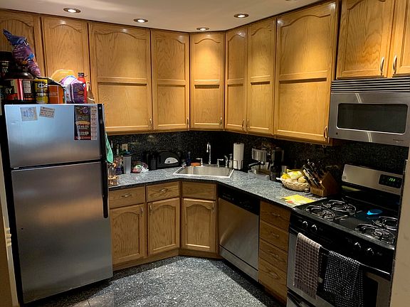 2nd image of 3900 N Pine Grove Ave APT 502