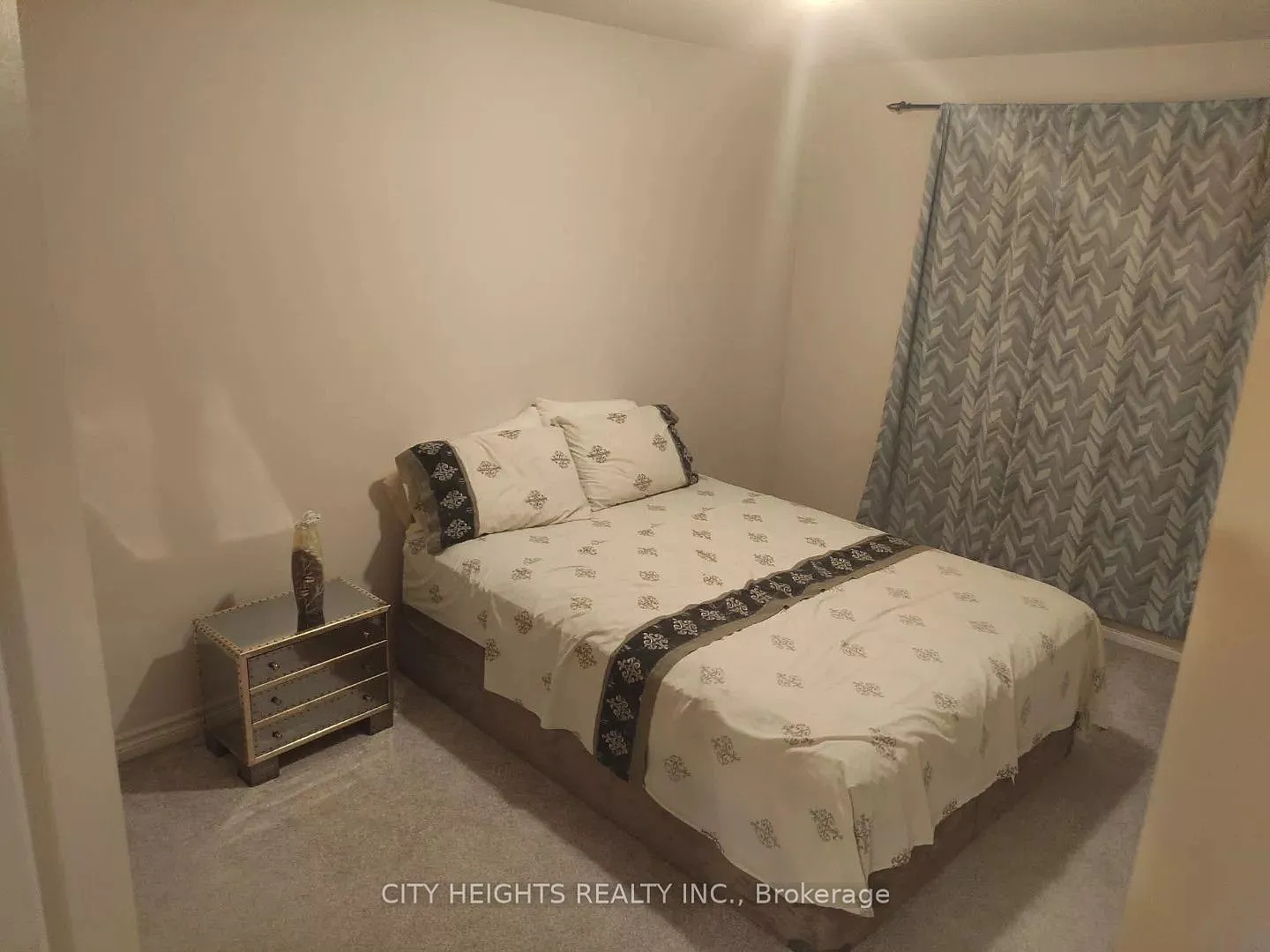 3 bed, $2,400 — Photo 3