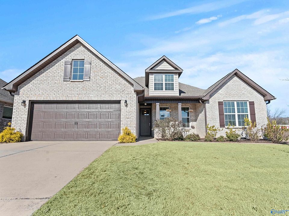 1st image of 2104 Big Leaf Dr