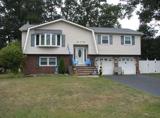102 Walnut Dr, Lanoka Harbor, NJ 08734