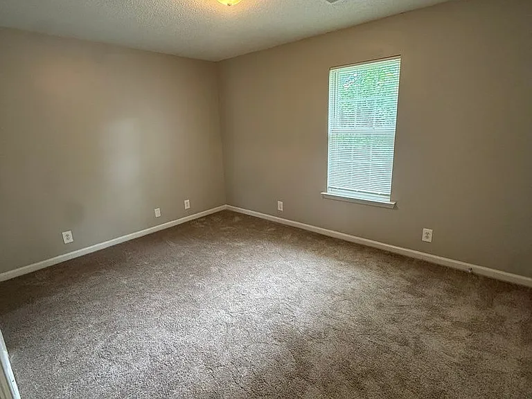 909 Greenland Dr — Photo 15