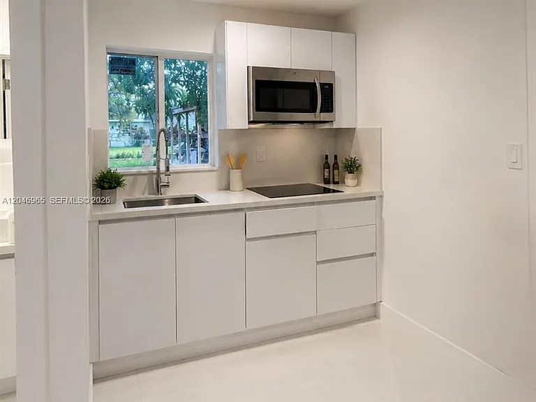 521 NW 33rd Ave #1 — Photo 5