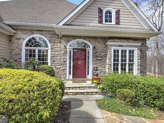 2nd image of 302 Waterfall Ct
