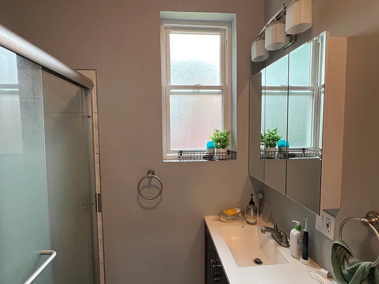1920 S Sangamon St #1 — Photo 11