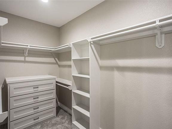 5th image of 15815 Hickory Dr