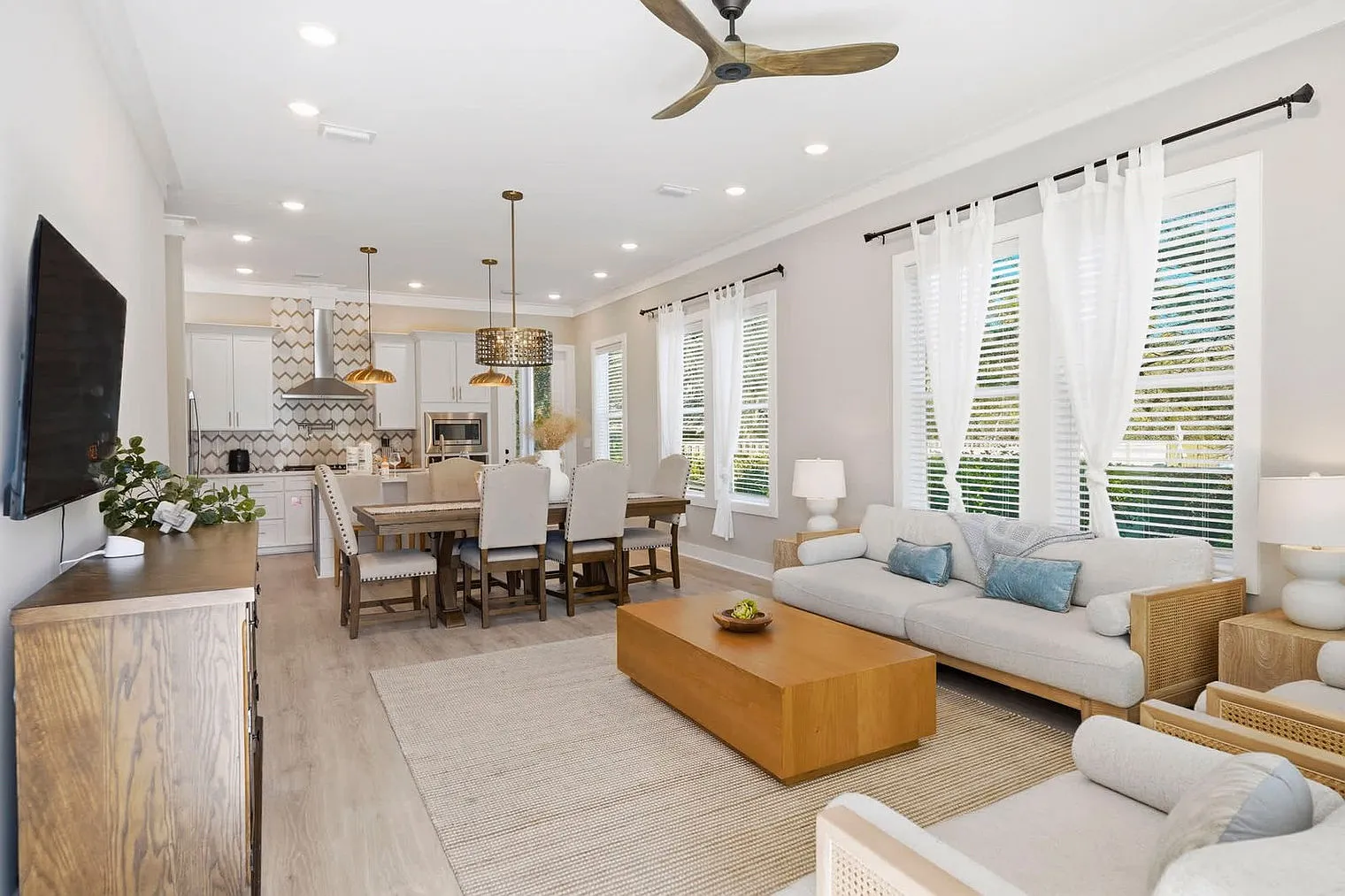 5 bed, 3.0 bath, 3013 sqft, $3,993 — Photo 1