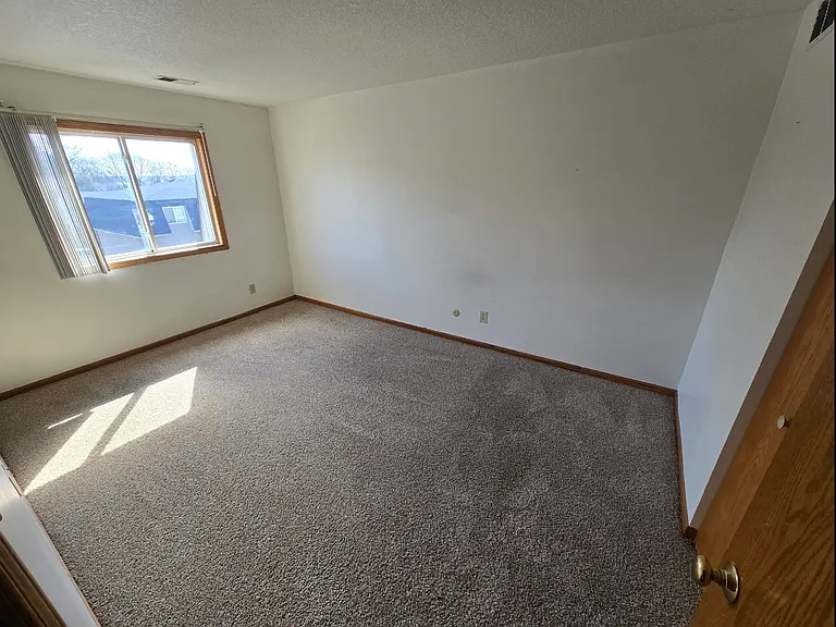 540 23rd St #6 — Photo 6
