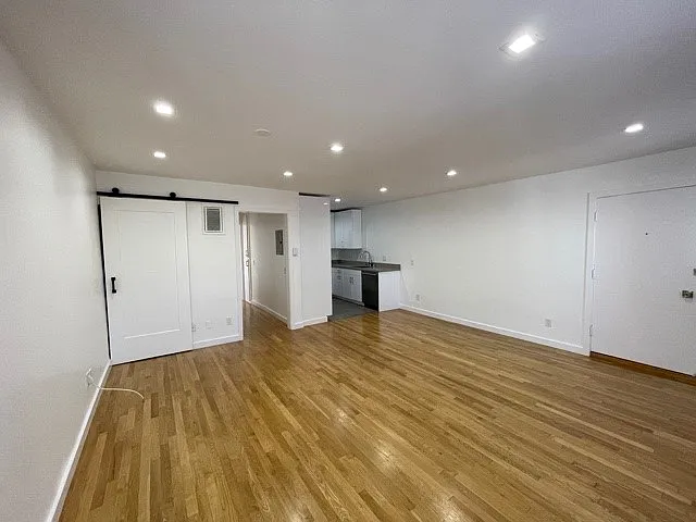 1 bed, 700 sqft, $2,575 — Photo 2