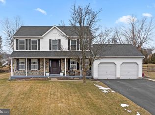 6118 Hearthstone Dr, Pipersville, PA 18947