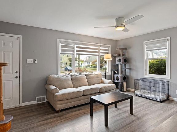 3rd image of 604 Schiller Ave