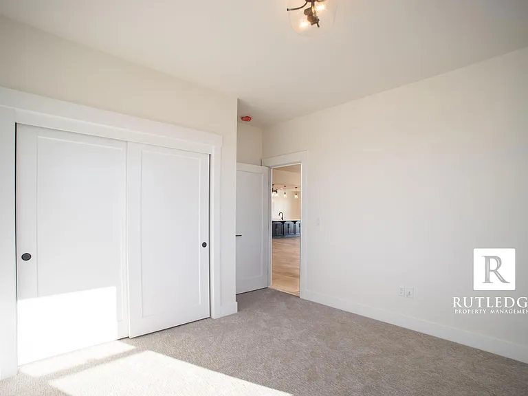 3282 Sky Way — Photo 18