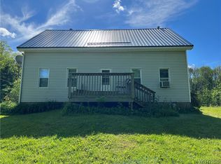 7674 Lewis Rd, Holland, NY 14080