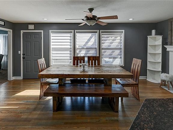5th image of 1005 NE Scenic Ct