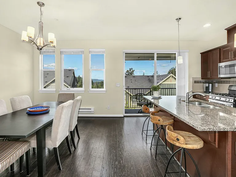 2523 NE Mulberry Walk — Photo 4