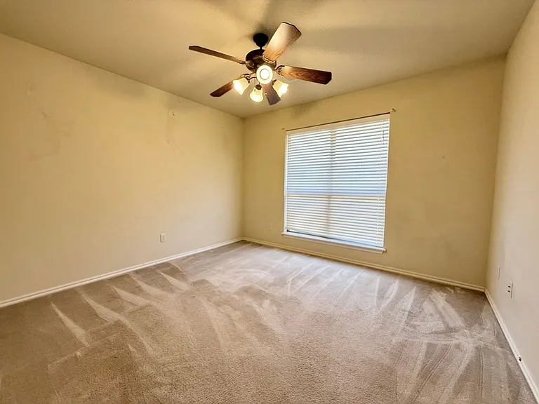 613 Oak Creek Dr — Photo 16