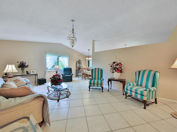 5th image of 11403 Malibu Way N