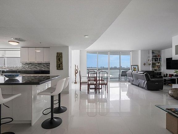 5th image of 1800 N Bayshore Dr APT 1701