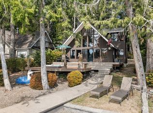 51 E Paradise Pl, Grapeview, WA 98546