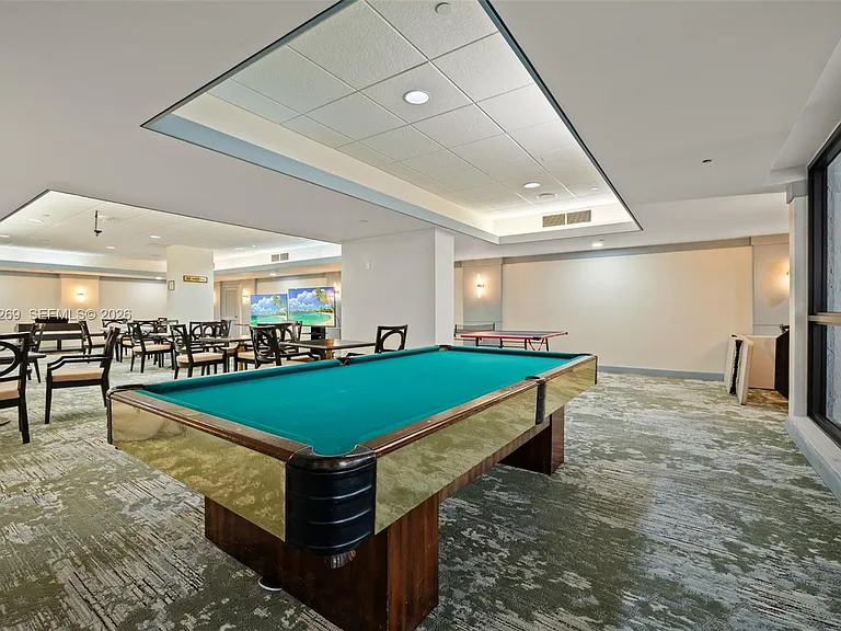 2555 Collins Ave #1002 — Photo 34