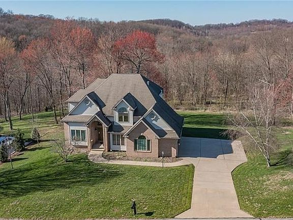 3rd image of 130 Magnolia Dr