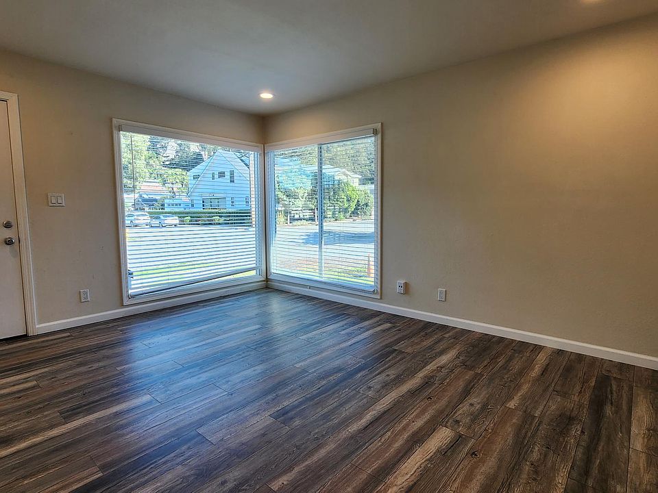 1st image of 496 Reina Del Mar Ave