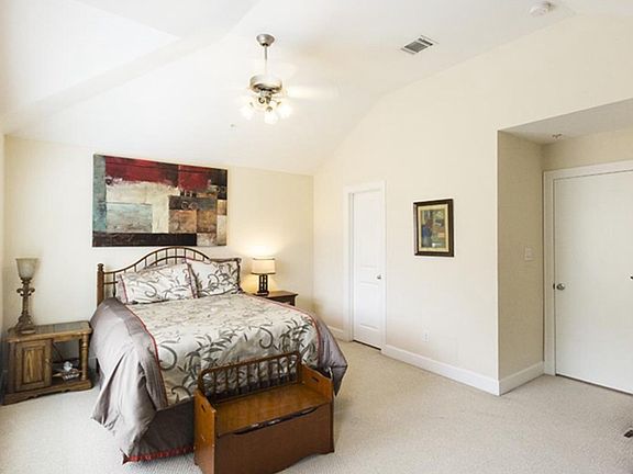 5th image of 648 Westcross St #302