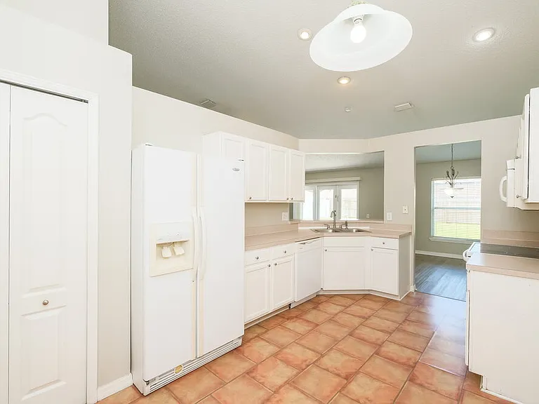 10408 Hallmark Blvd — Photo 7