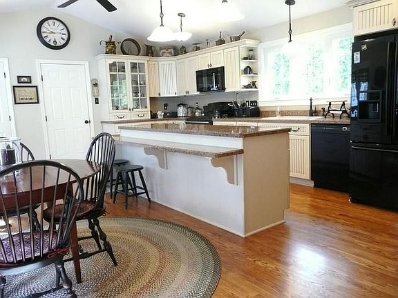 Huge remodeled kitchen