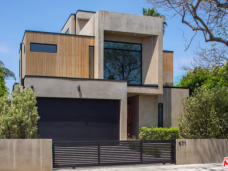 631 N Curson Ave — Photo 2