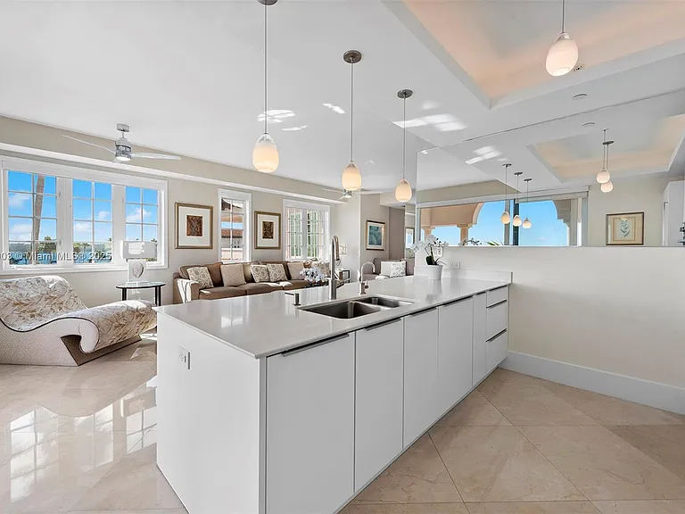 19253 Fisher Island Dr #19253 — Photo 9