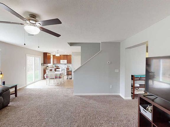5th image of 797 Emerald Dr