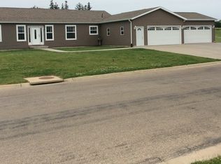 207 M Ave, Grundy Center, IA 50638