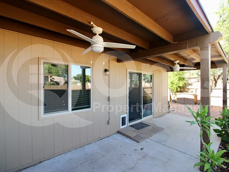 1931 N Camino Alicante — Photo 18