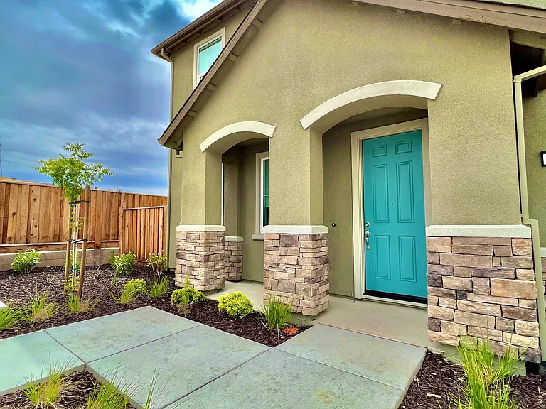 600 Whisper Ln — Photo 2